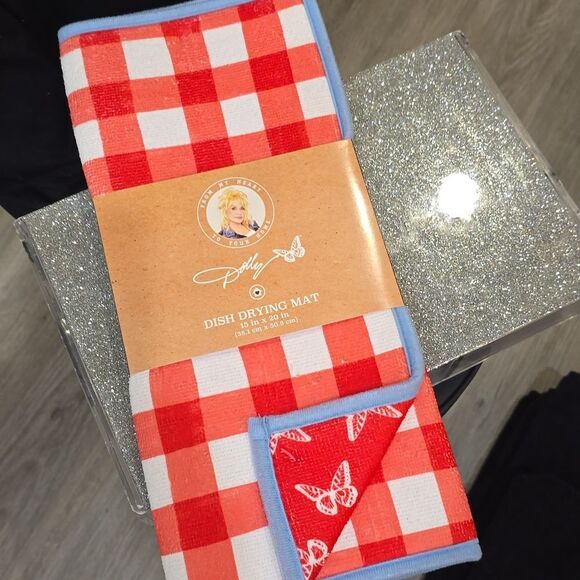 Dolly Parton Checkered Dish Drying Mat- Red/White - Picture 6 of 6